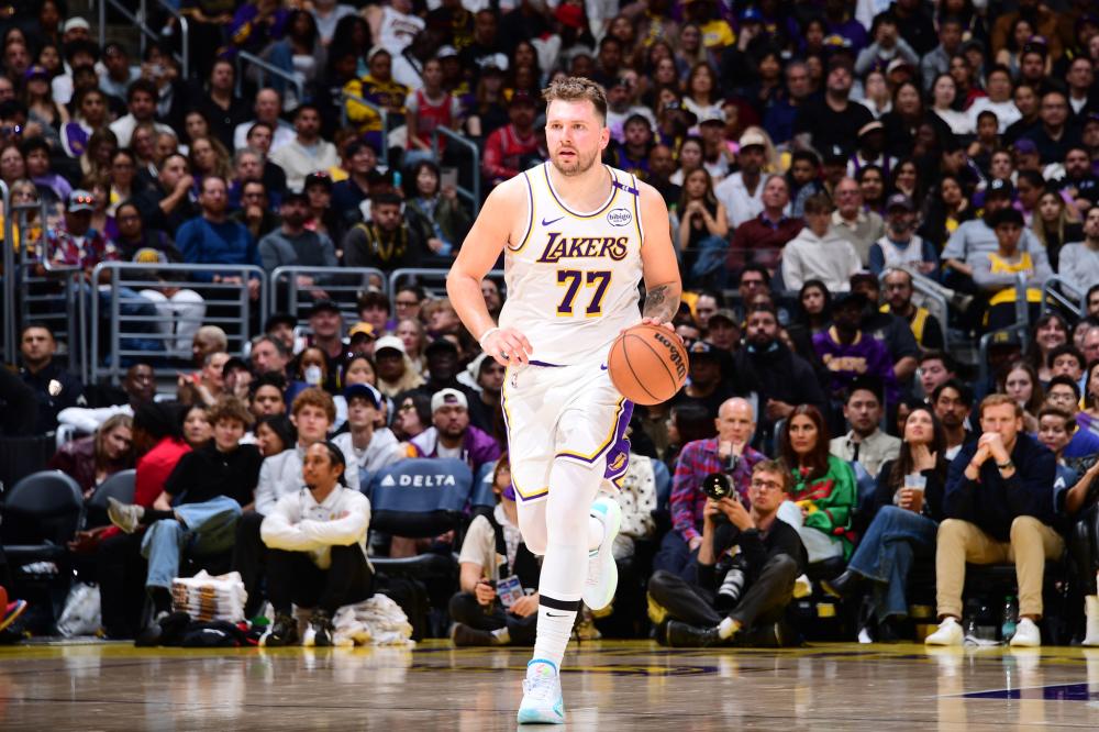 封神！62岁穆帅2射正绞杀64%控球，皇马决定欧冠生死？