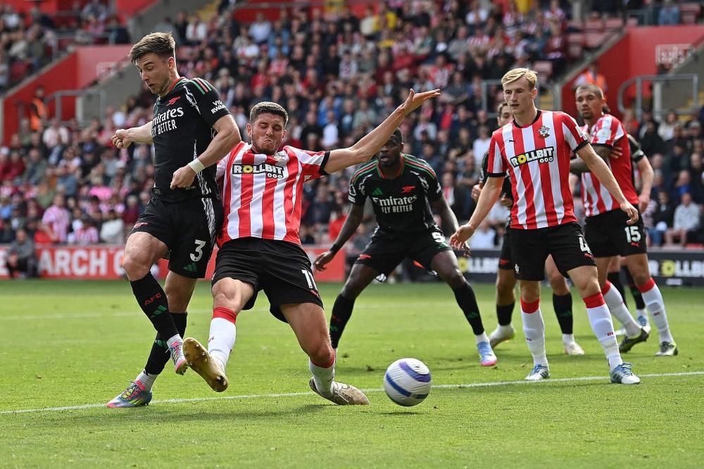 AC米兰在意大利杯负于拉齐奥，终结13场不败，放弃杯赛以专注意甲，凸显战略调整。